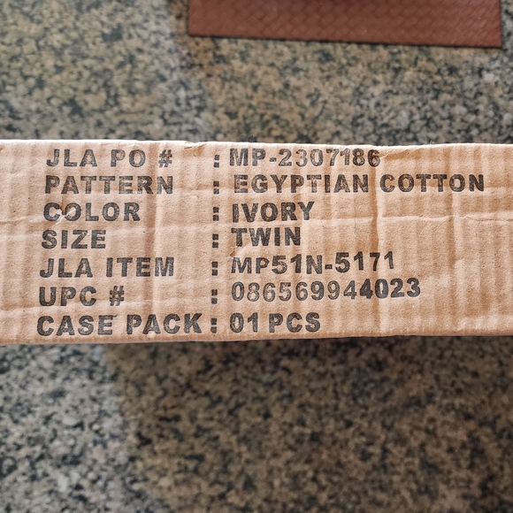 Madison Park cozy blanket (twin) - Picture 4 of 4